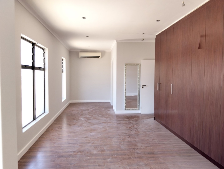 4 Bedroom Property for Sale in Parklands North Western Cape